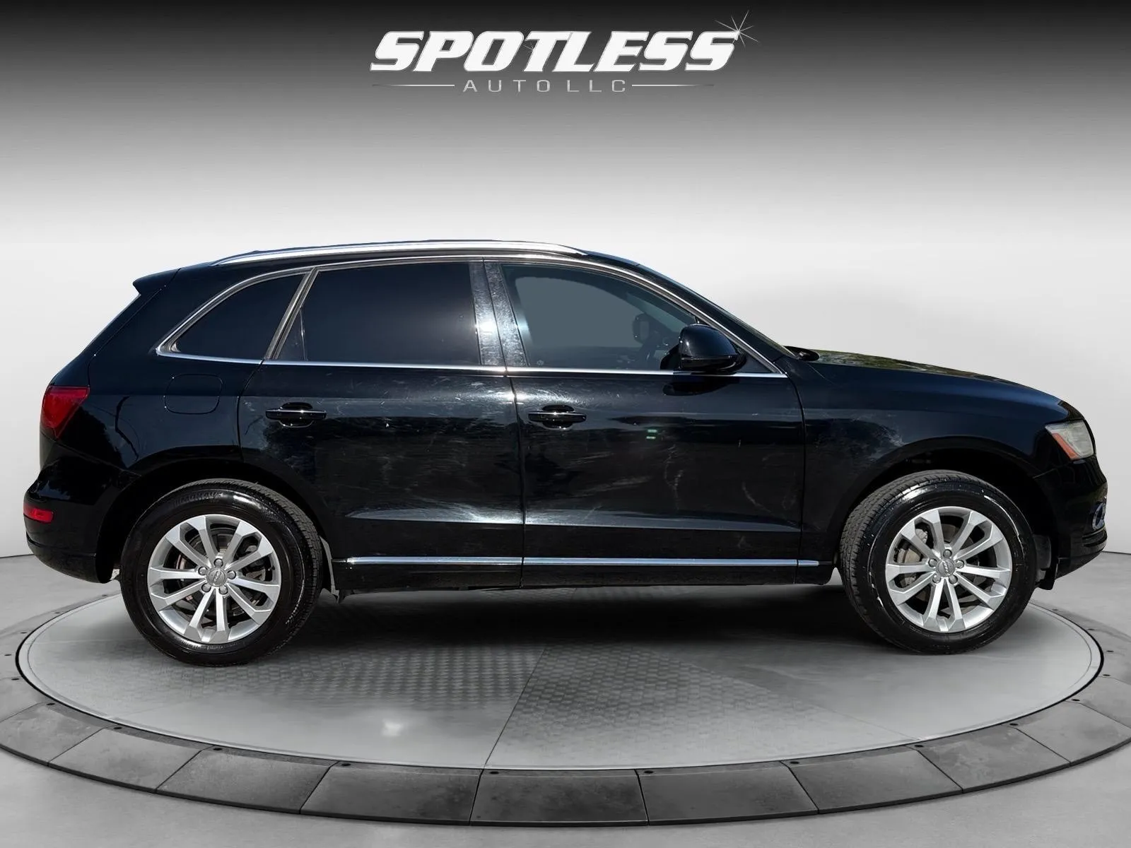 Audi Q5 photo 8
