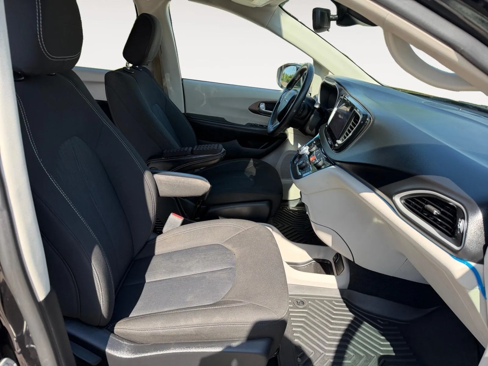 Chrysler Voyager photo 22