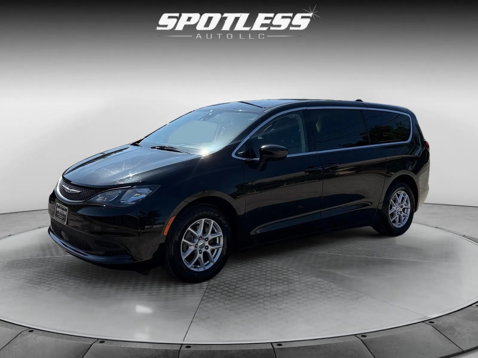 Black 2022 Chrysler Voyager LX for sale in San Antonio, TX