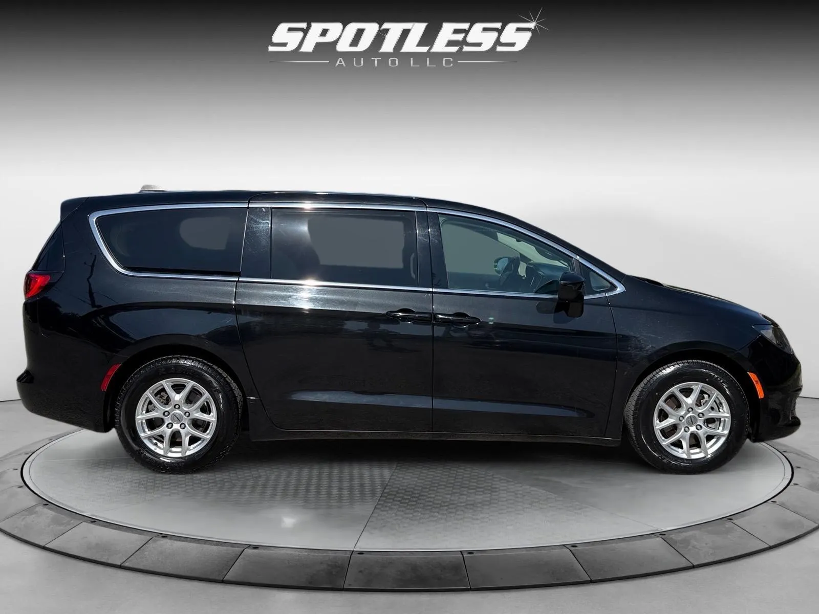 Chrysler Voyager photo 8