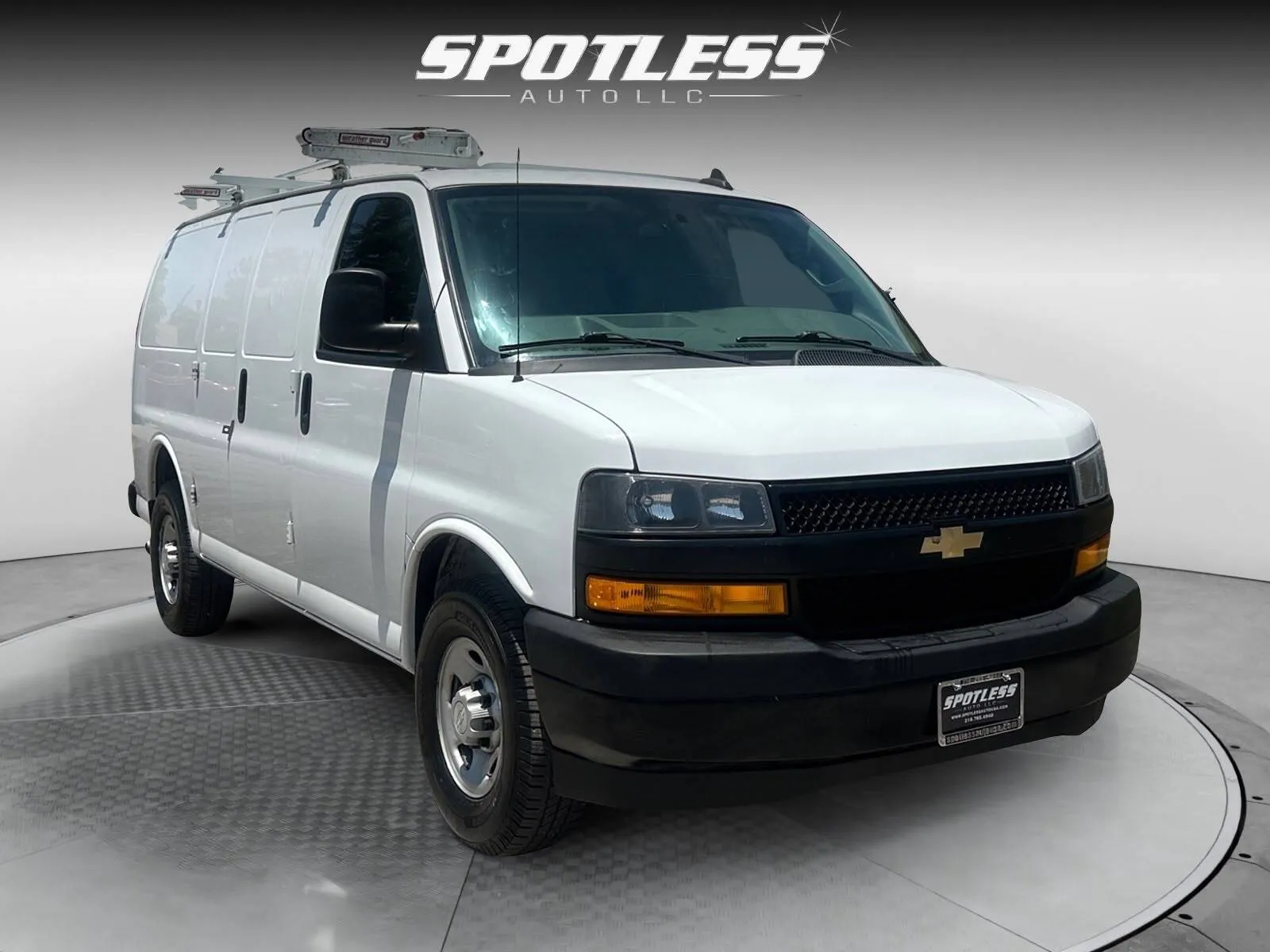 Chevrolet Express photo 9