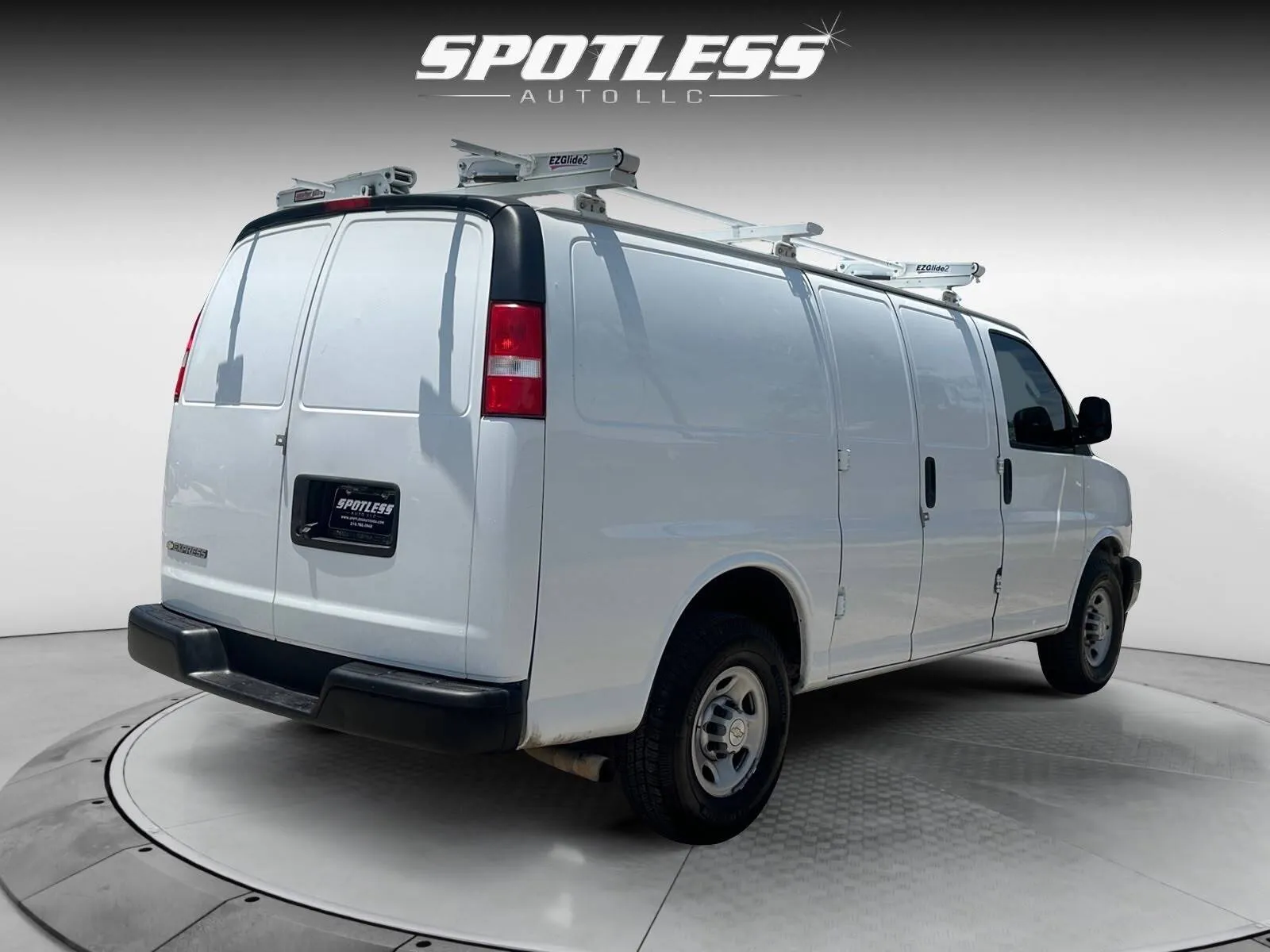 Chevrolet Express photo 7