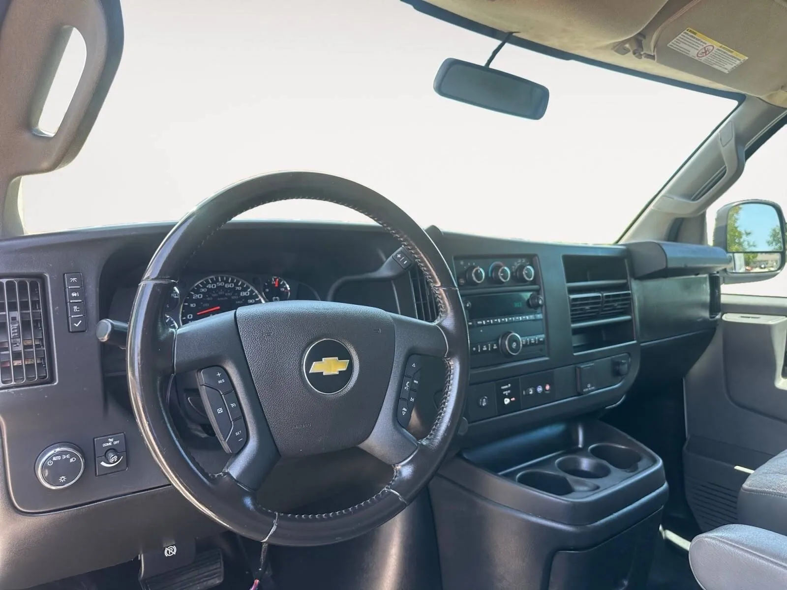 Chevrolet Express photo 21