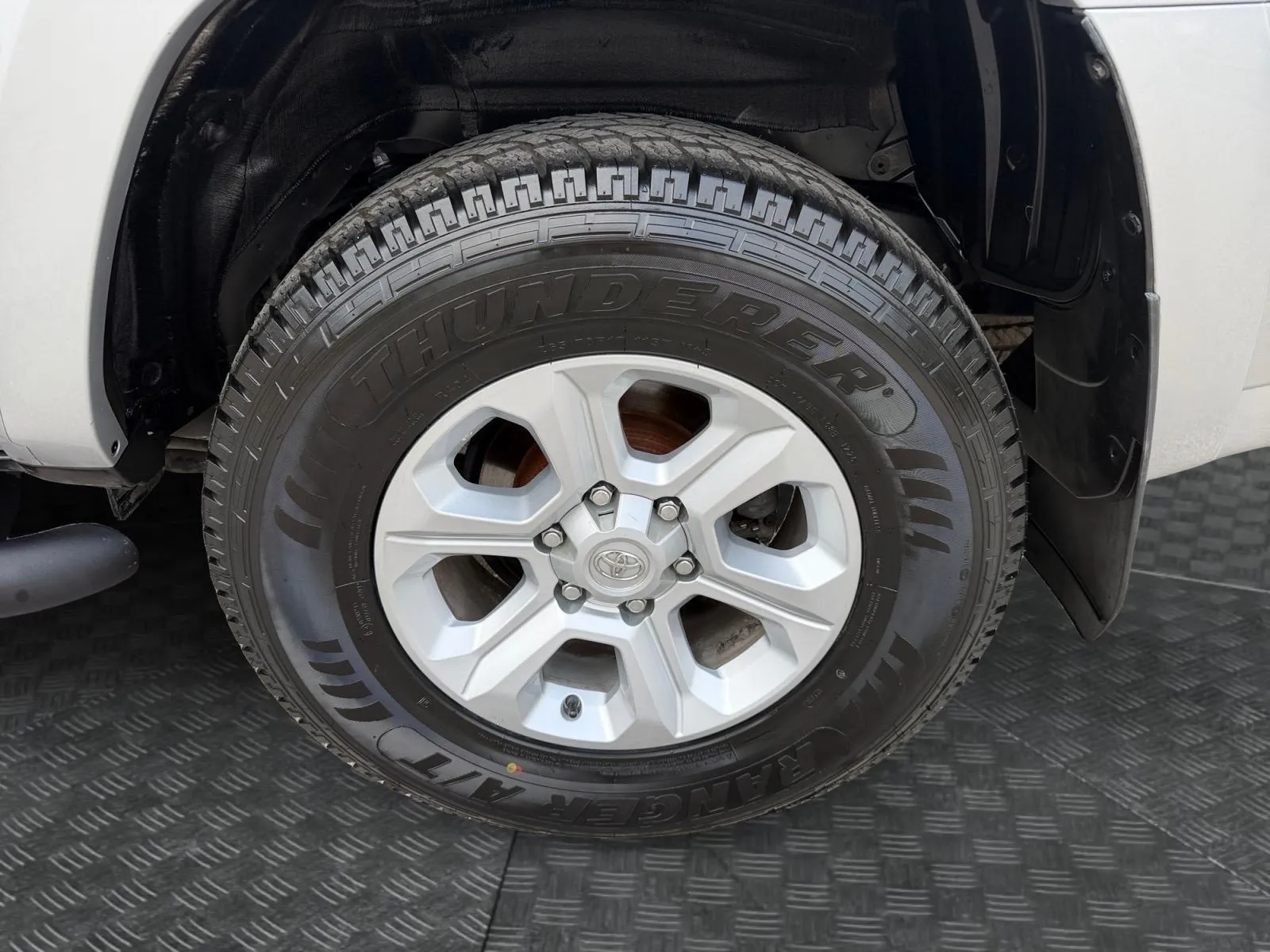 Toyota 4Runner photo 14