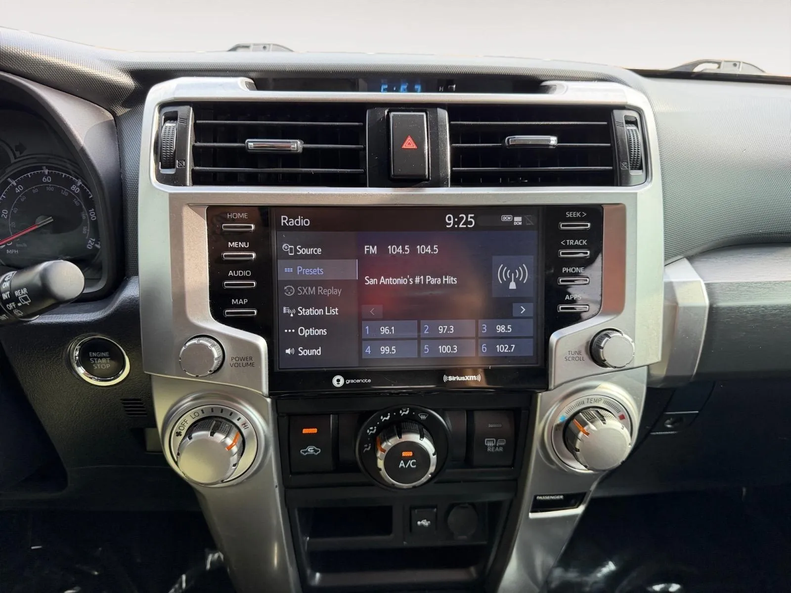 Toyota 4Runner photo 25