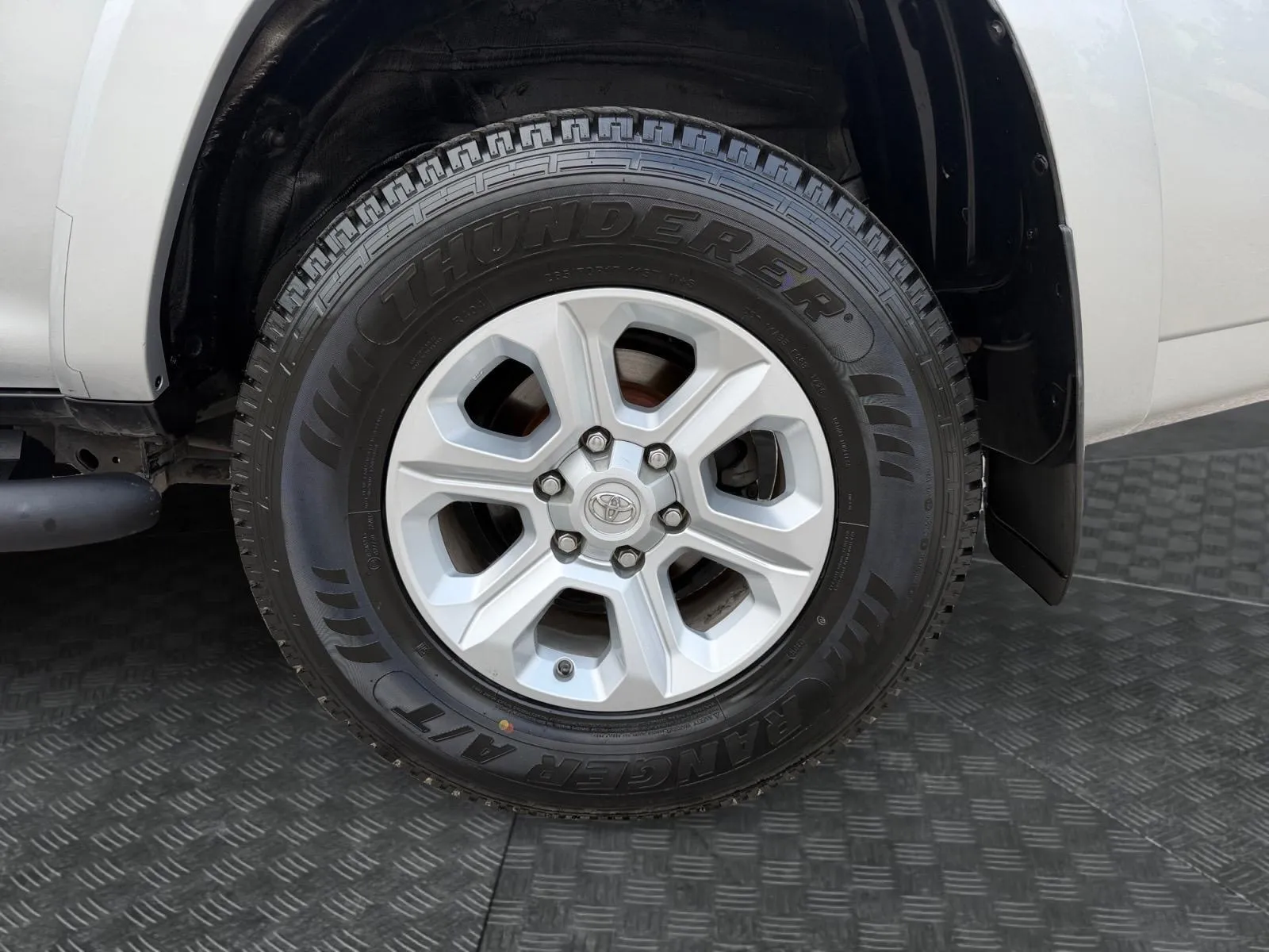 Toyota 4Runner photo 15