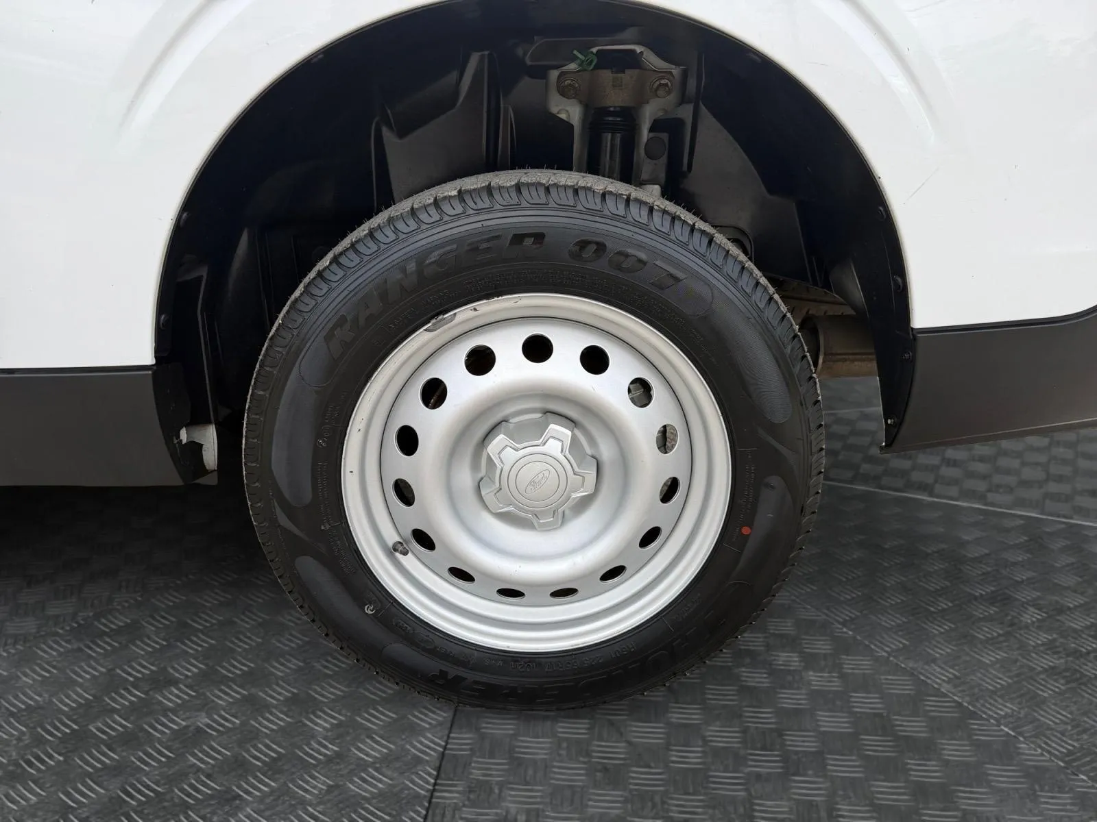 Ford Maverick photo 15