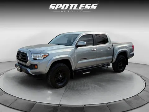Silver 2021 Toyota Tacoma SR5 V6 for sale in San Antonio, TX