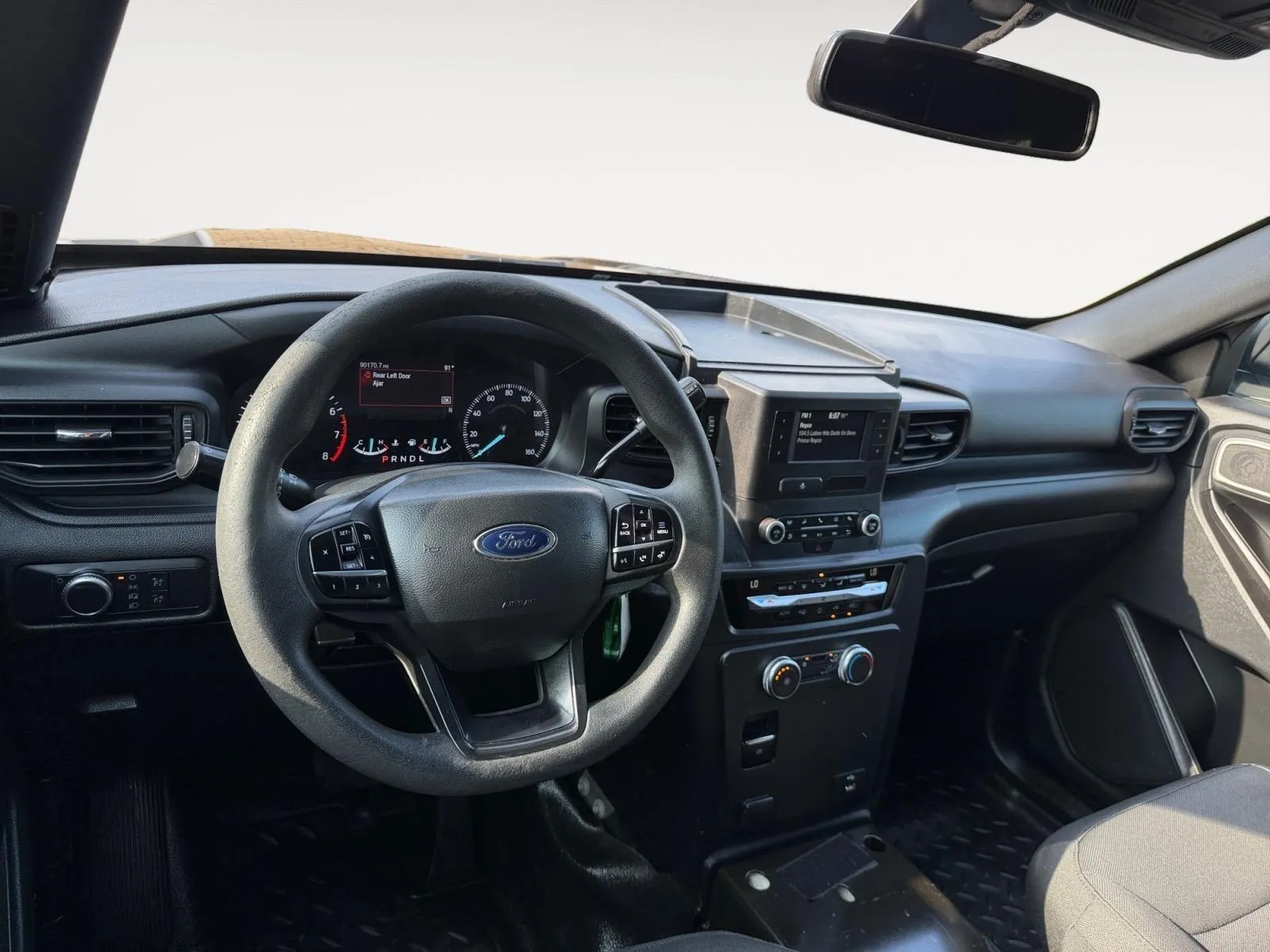 Ford Explorer photo 21