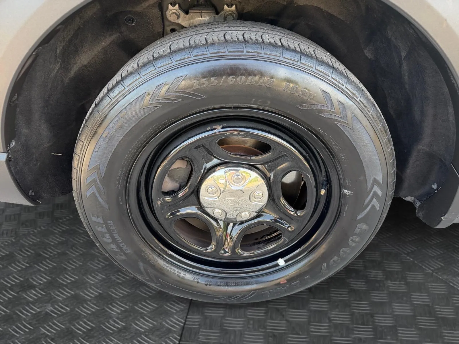 Ford Explorer photo 14