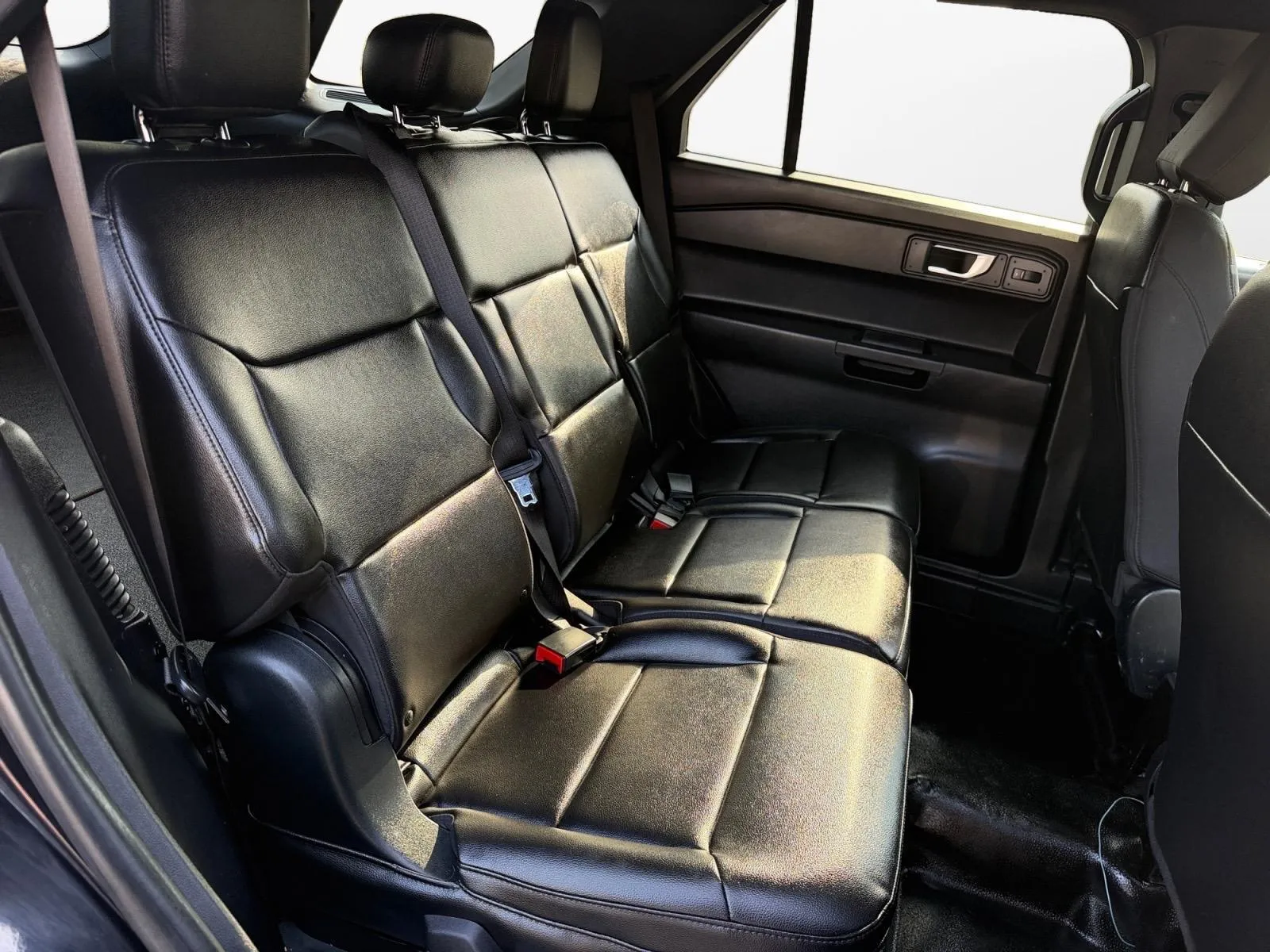 Ford Explorer photo 23