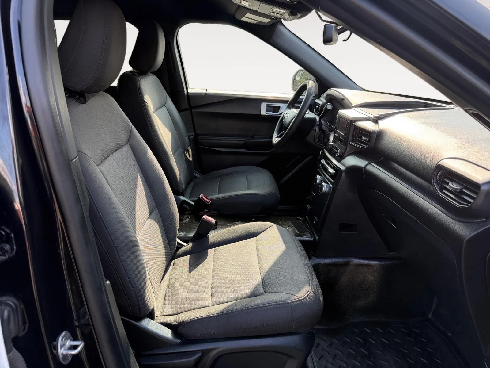 Ford Explorer photo 22