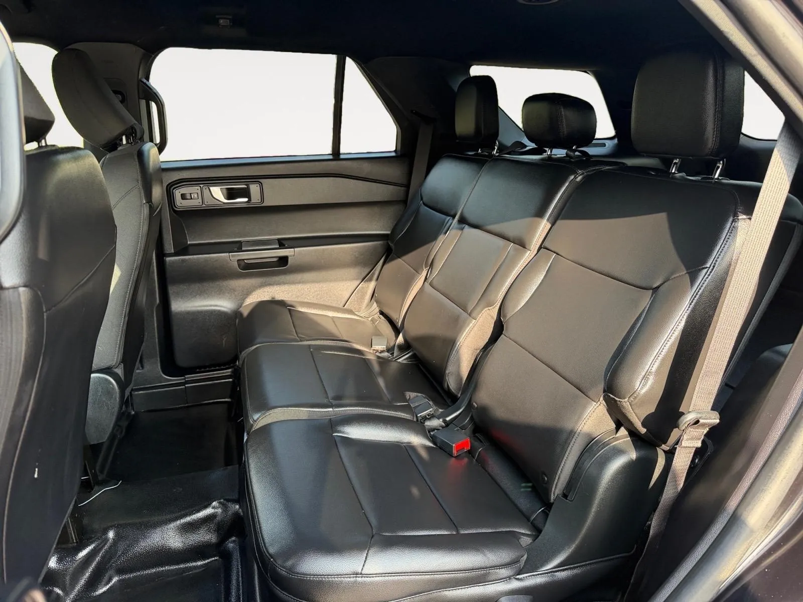 Ford Explorer photo 24