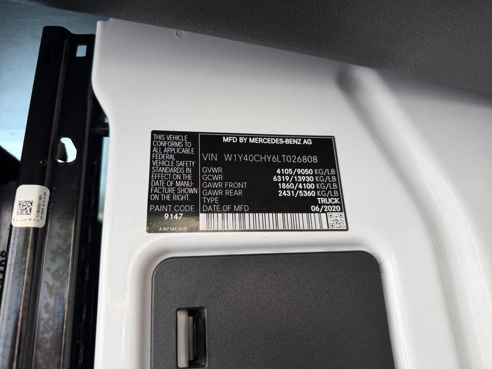 Mercedes-Benz Sprinter photo 17