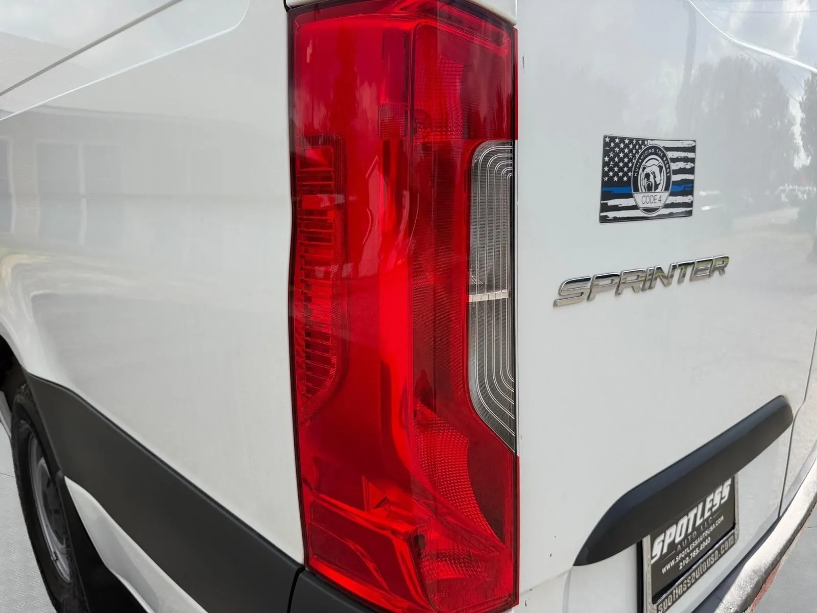 Mercedes-Benz Sprinter photo 13