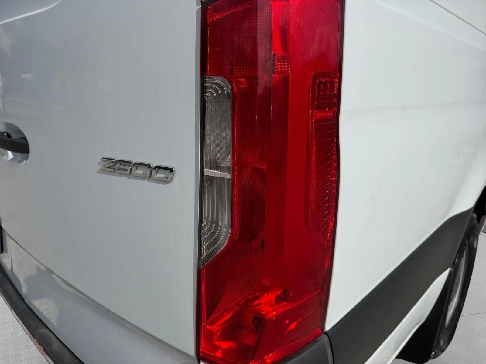 Mercedes-Benz Sprinter photo 12