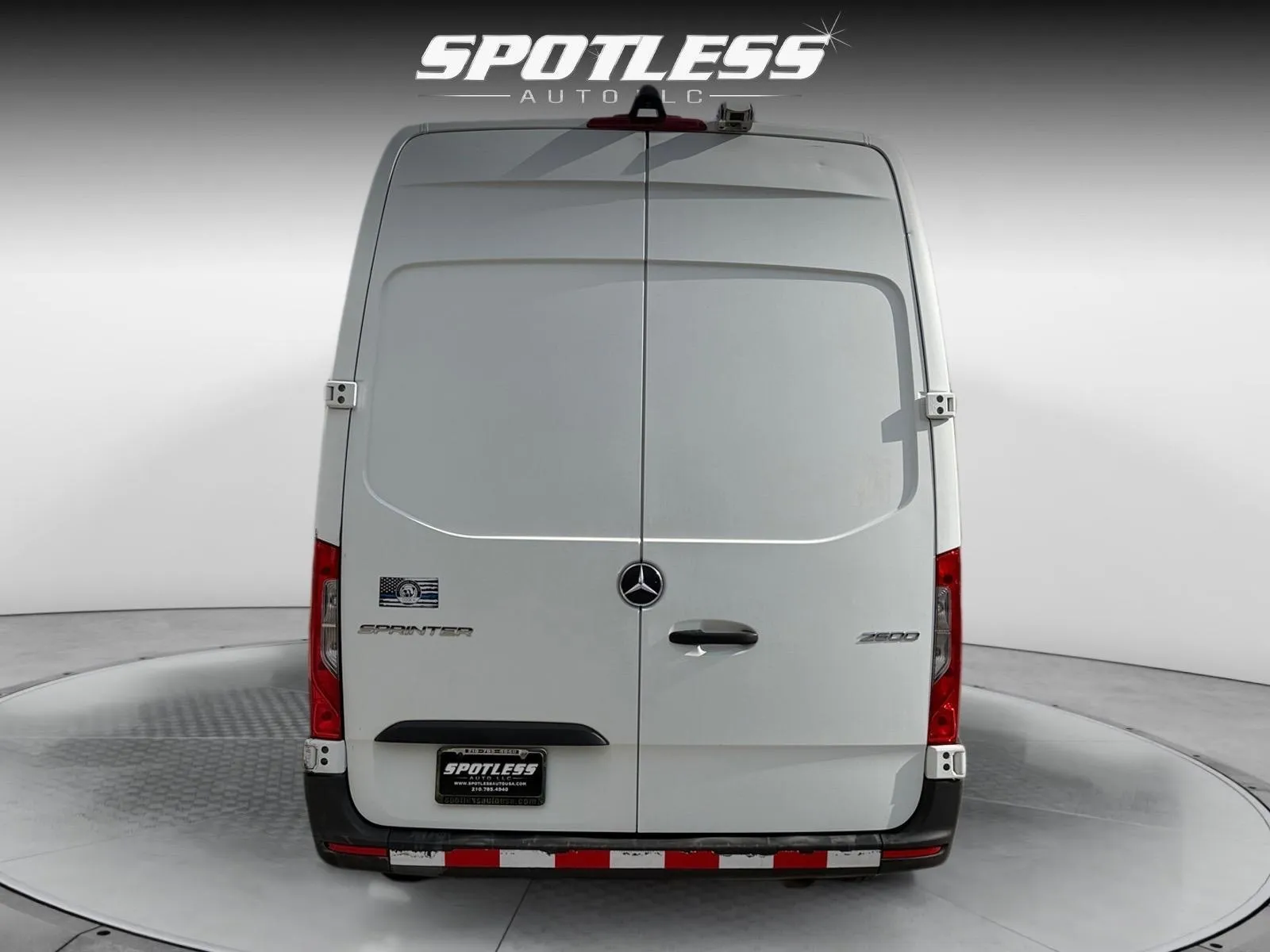 Mercedes-Benz Sprinter photo 6