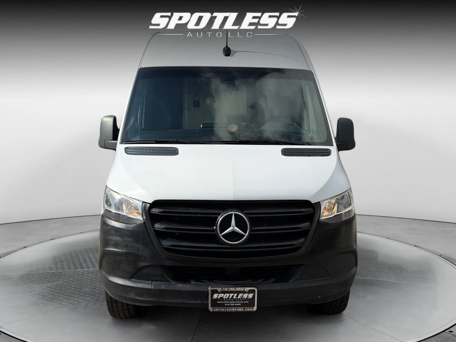 Mercedes-Benz Sprinter photo 10