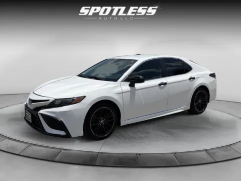 White 2021 Toyota Camry SE for sale in San Antonio, TX