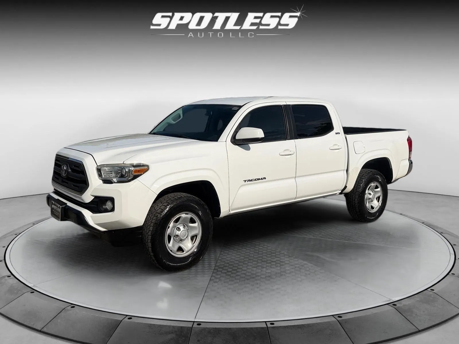White 2016 Toyota Tacoma SR5 V6 for sale in San Antonio, TX