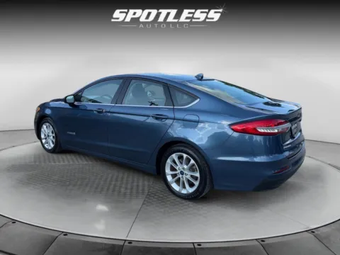 More photos of 2019 Ford Fusion Hybrid SE at Spotless Auto San Pedro, TX