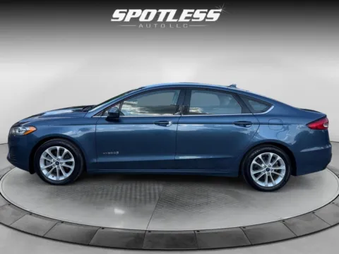 More photos of 2019 Ford Fusion Hybrid SE at Spotless Auto San Pedro, TX