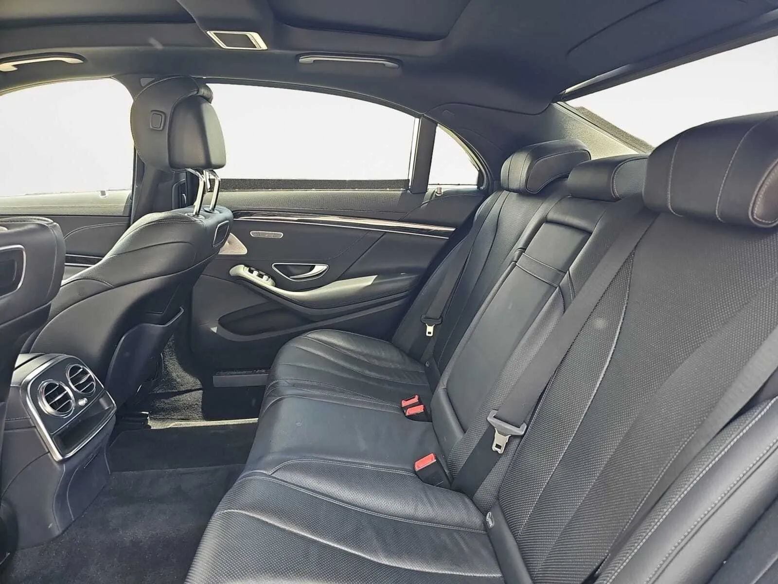 Mercedes-Benz S-Class photo 20