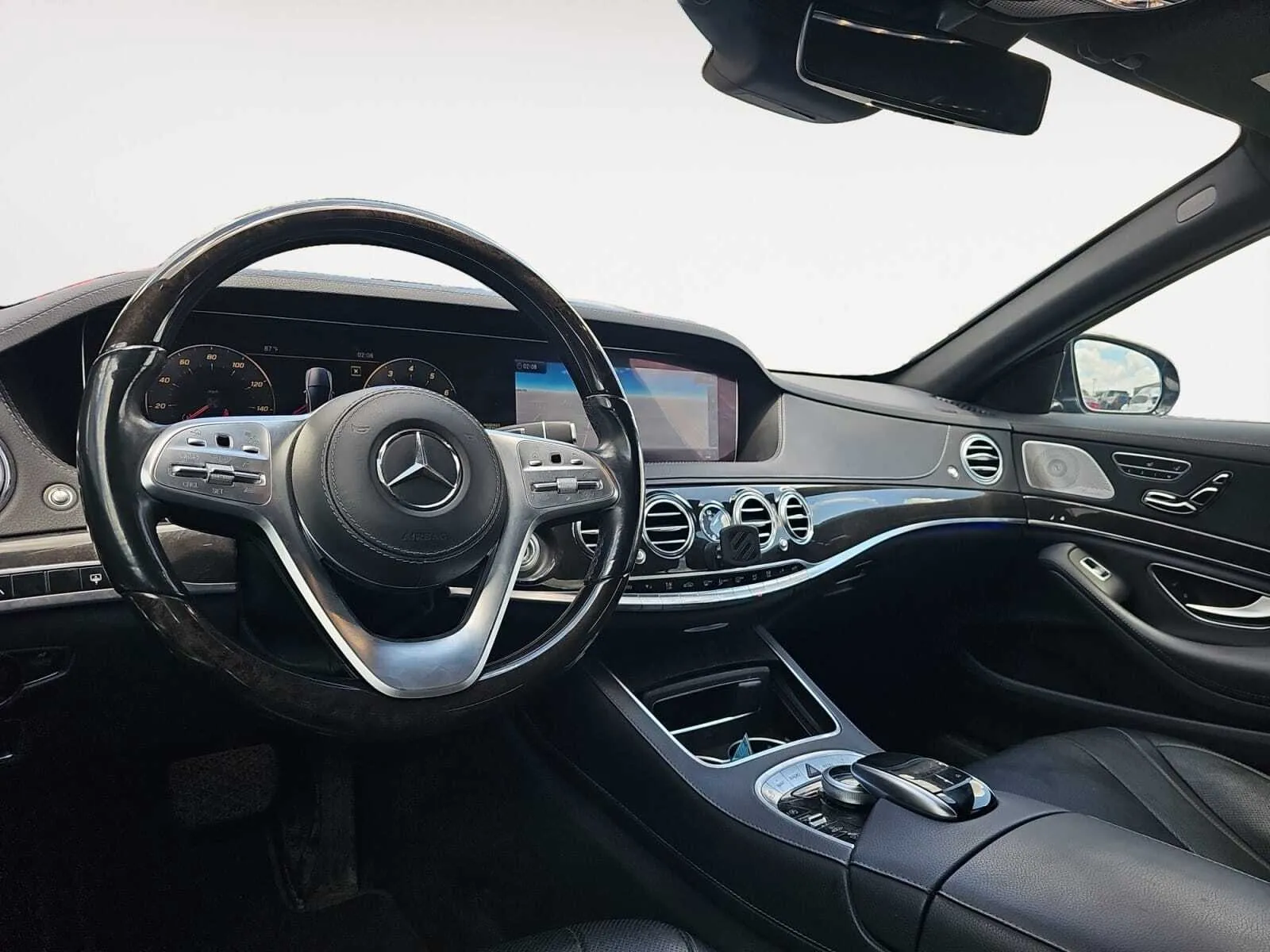 Mercedes-Benz S-Class photo 19