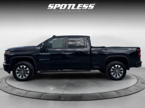 More photos of 2022 Chevrolet Silverado 2500HD Custom at Spotless Auto San Pedro, TX