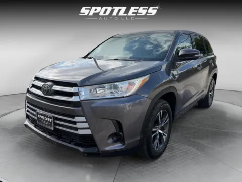 Another view of 2018 Toyota Highlander LE for sale in San Antonio, TX at Spotless Auto San Pedro