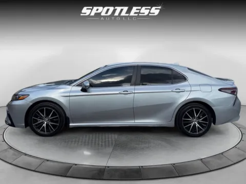 More photos of 2023 Toyota Camry SE at Spotless Auto San Pedro, TX