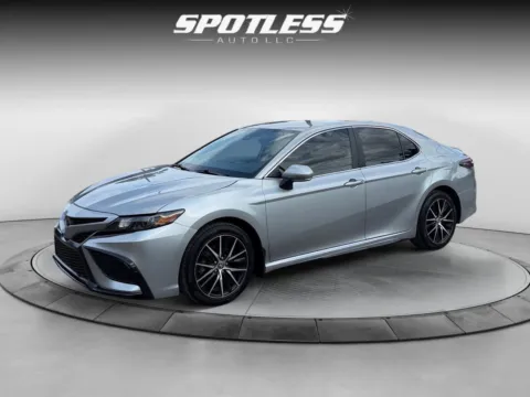 Silver 2023 Toyota Camry SE for sale in San Antonio, TX