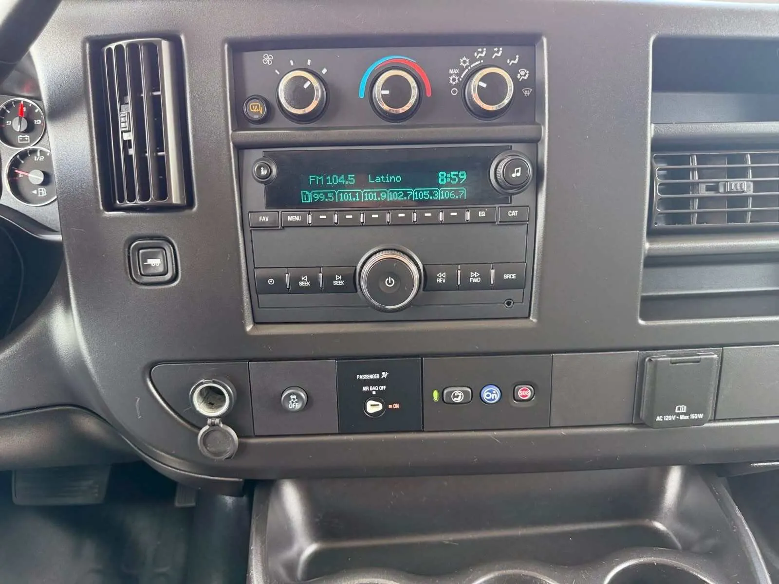 Chevrolet Express photo 24