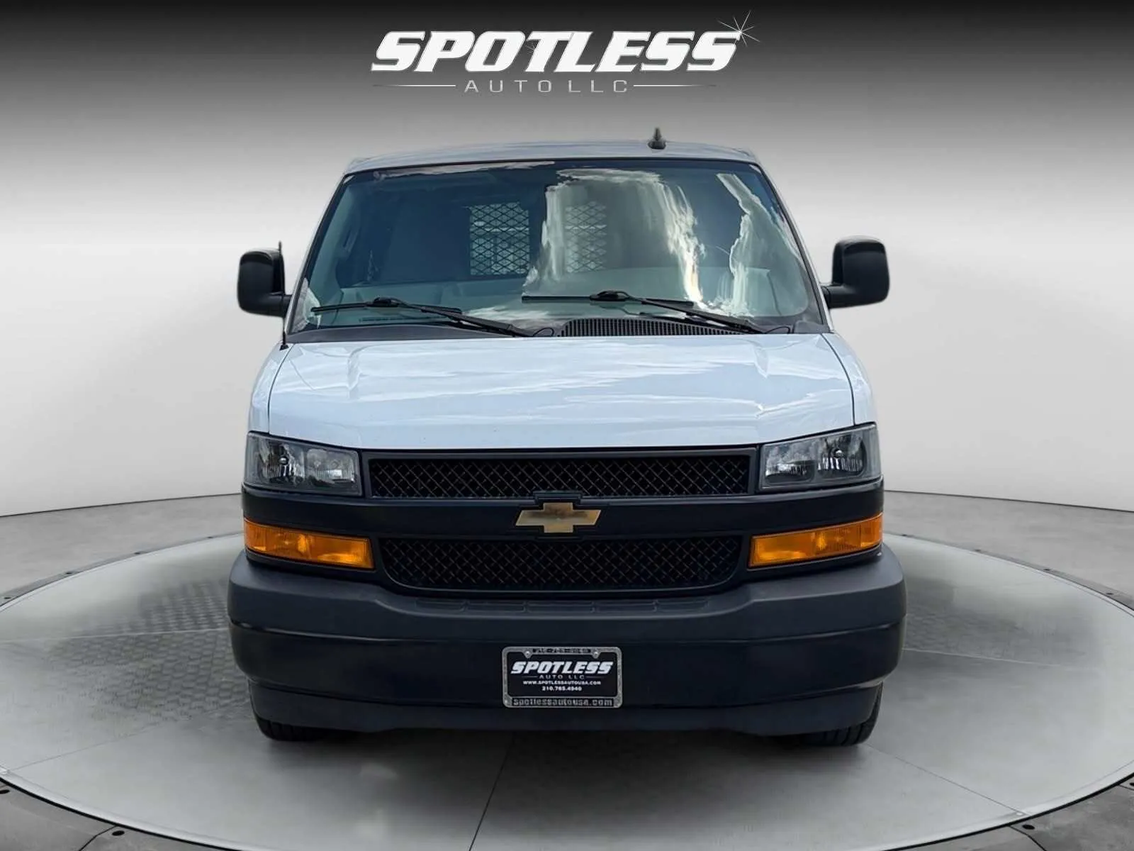 Chevrolet Express photo 10