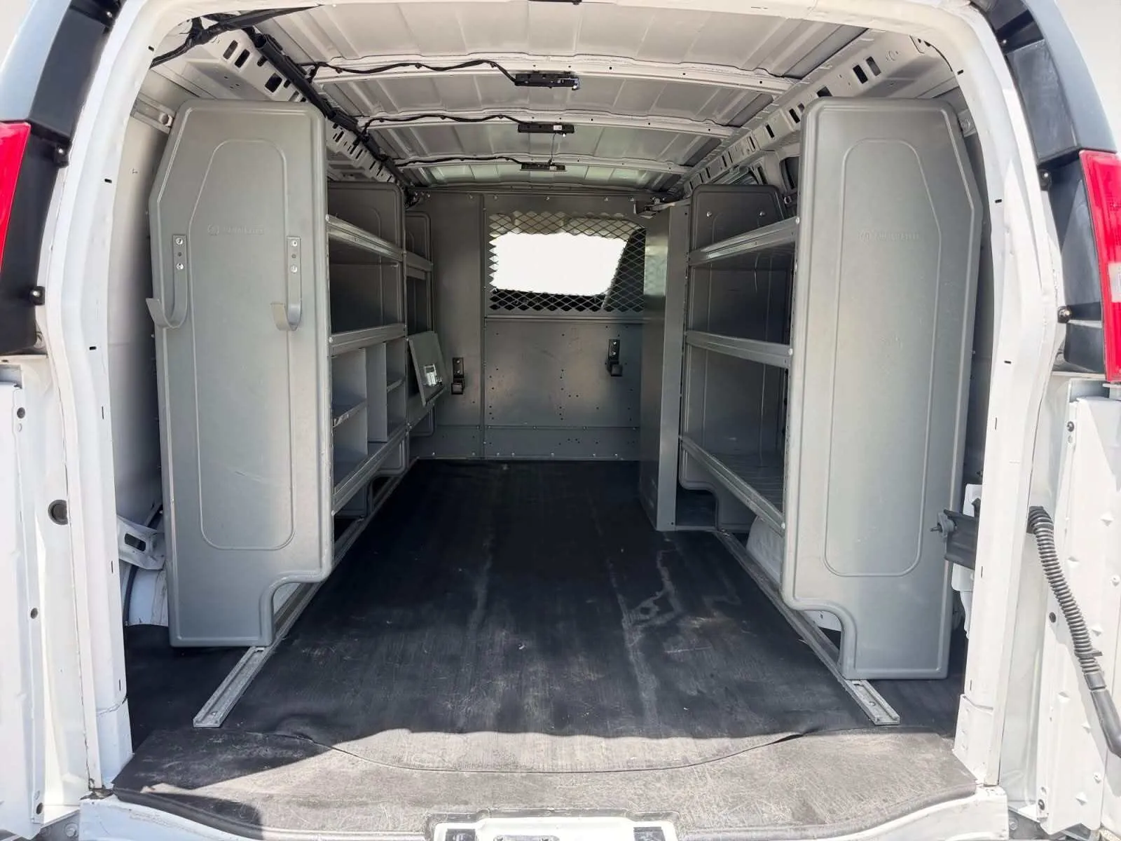 Chevrolet Express photo 26
