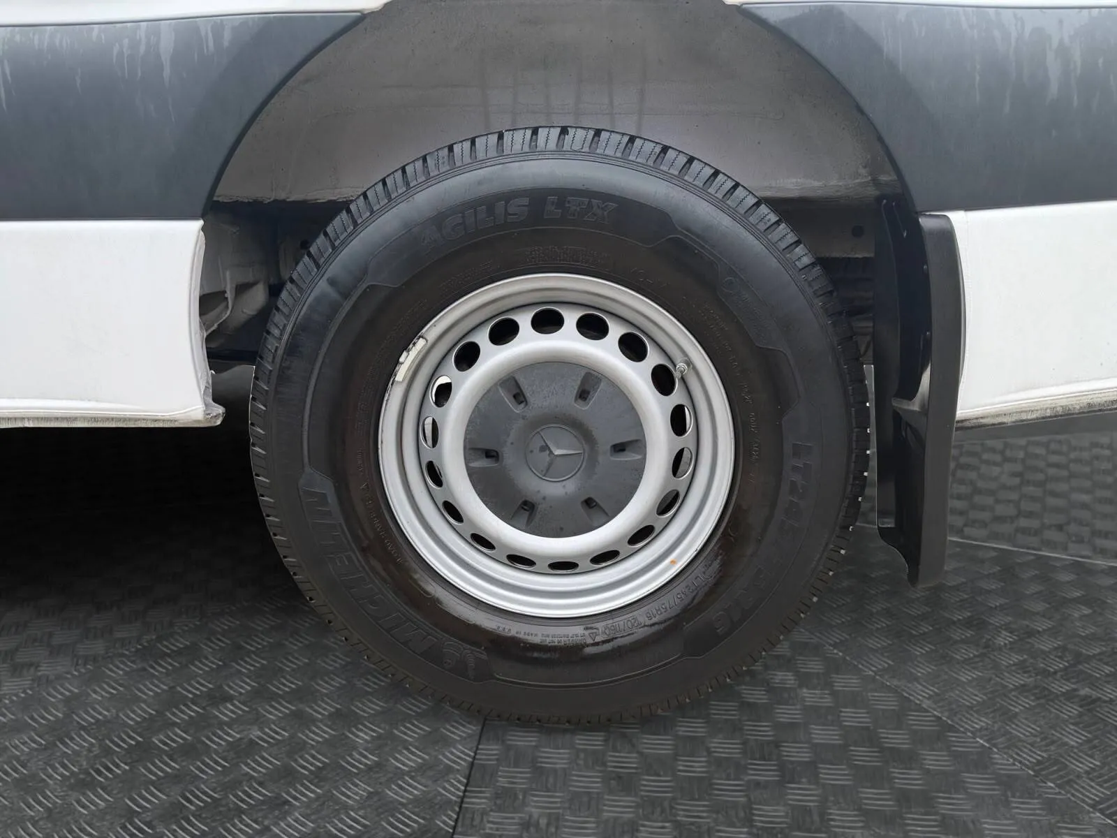 Mercedes-Benz Sprinter photo 15