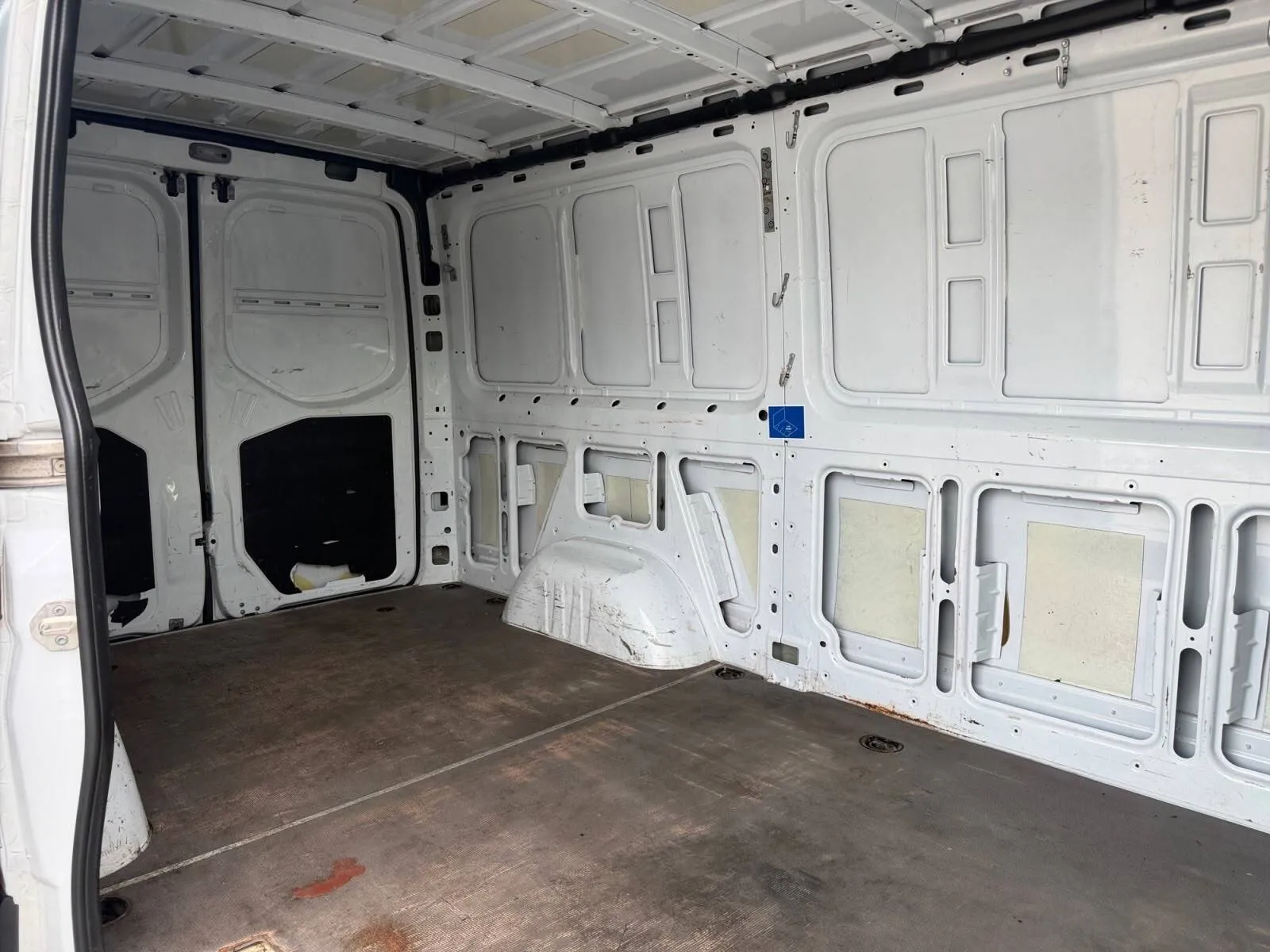 Mercedes-Benz Sprinter photo 26