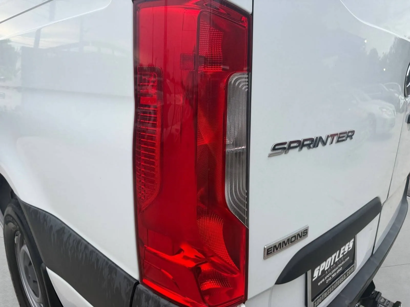 Mercedes-Benz Sprinter photo 13