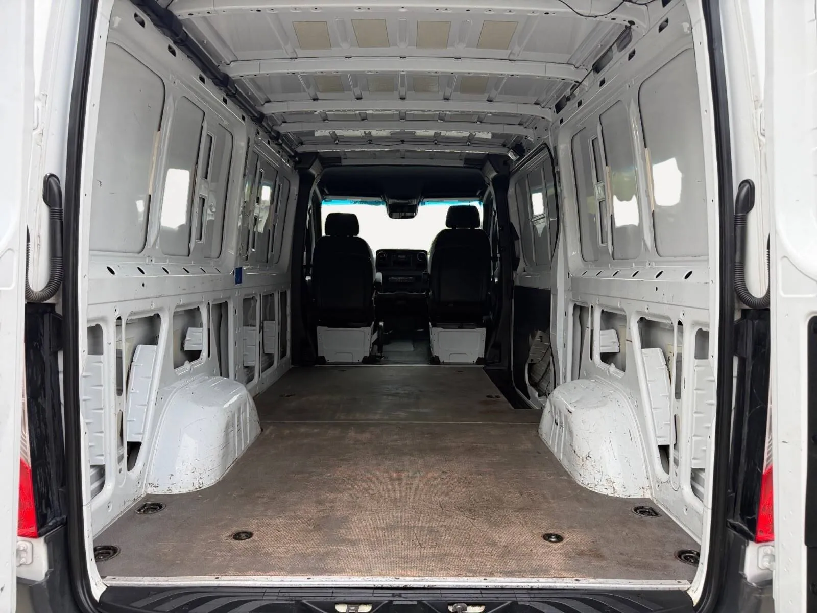Mercedes-Benz Sprinter photo 27
