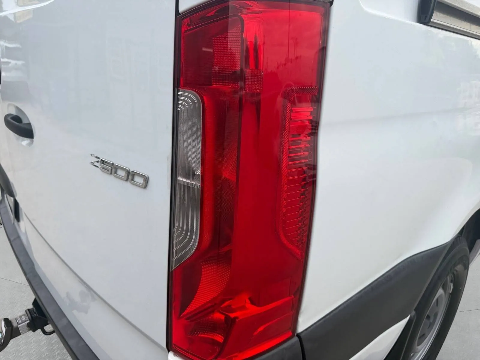 Mercedes-Benz Sprinter photo 12