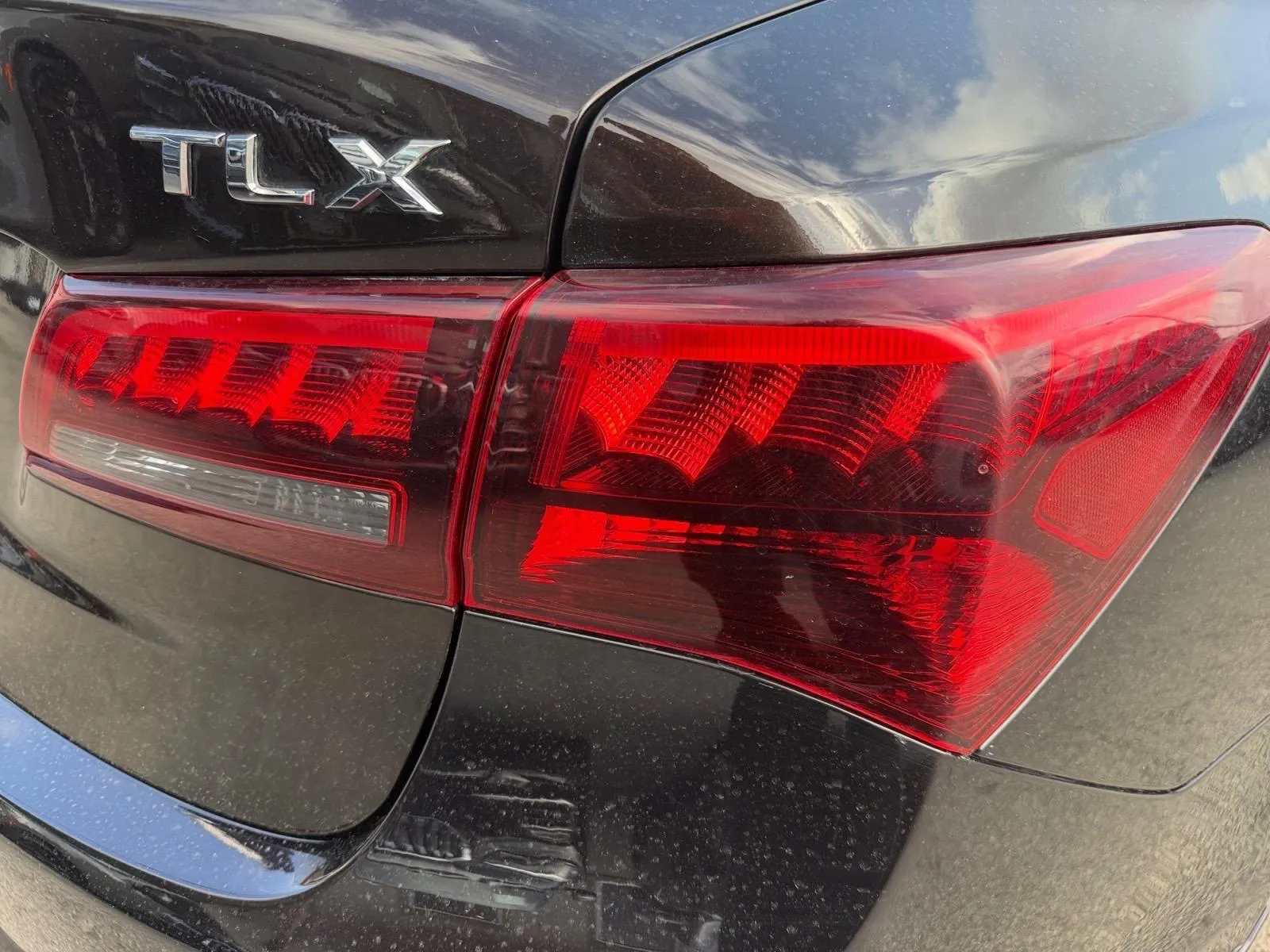 Acura TLX photo 12