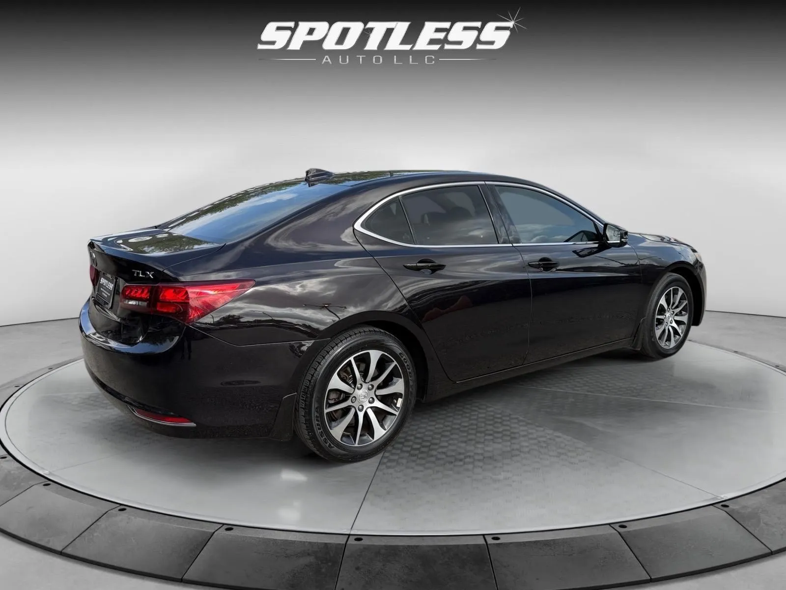 Acura TLX photo 7