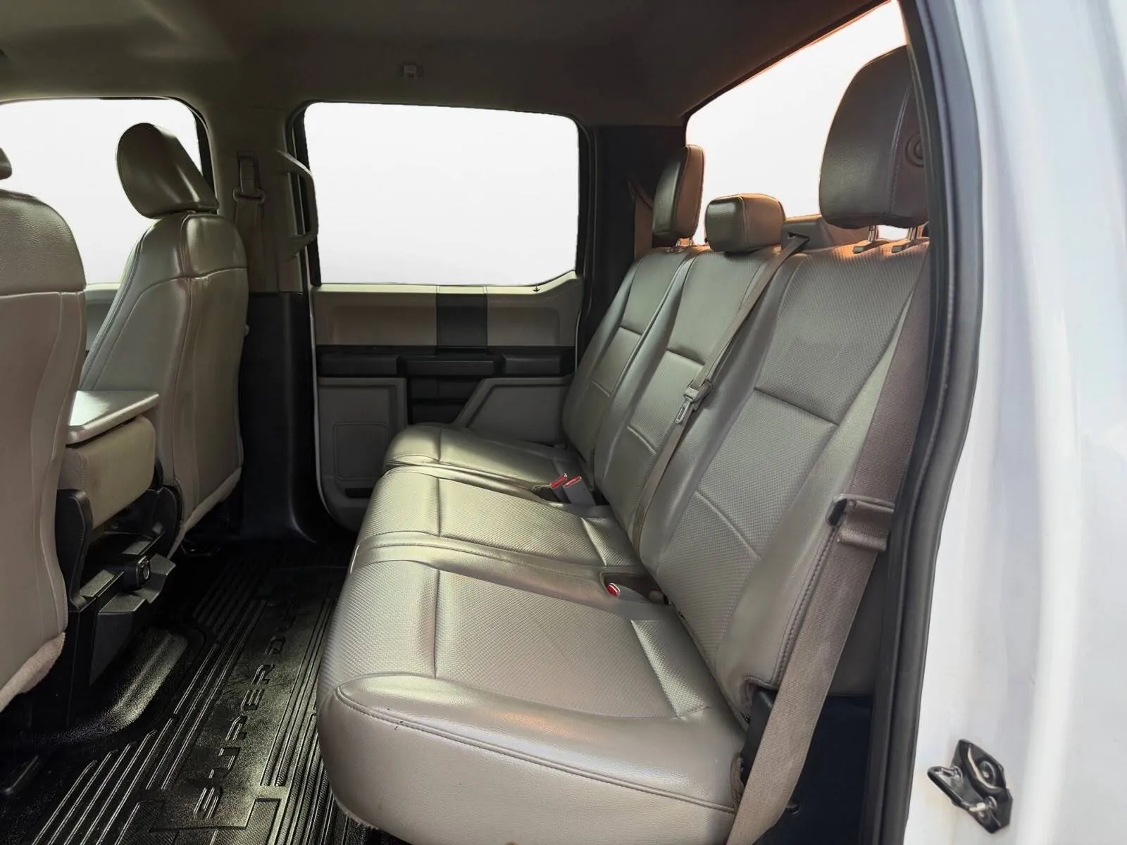 Ford F-250 photo 22