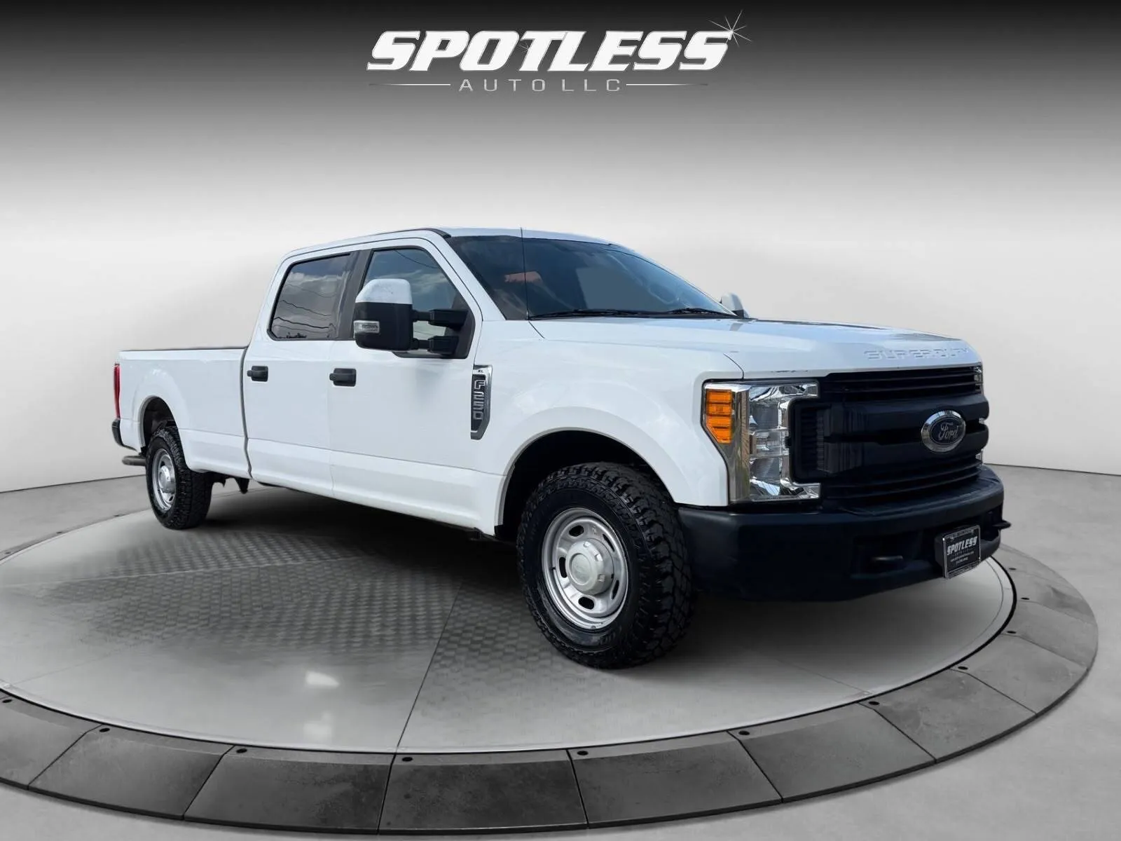 Ford F-250 photo 9