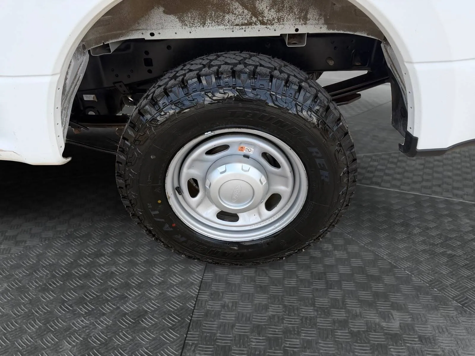 Ford F-250 photo 14