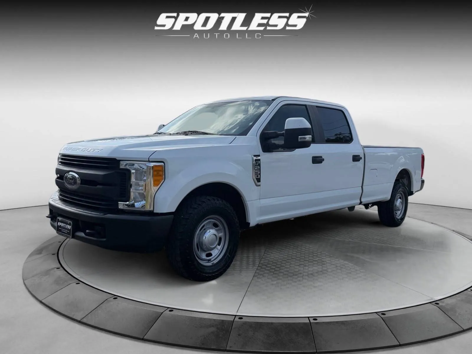 Ford F-250 photo 3