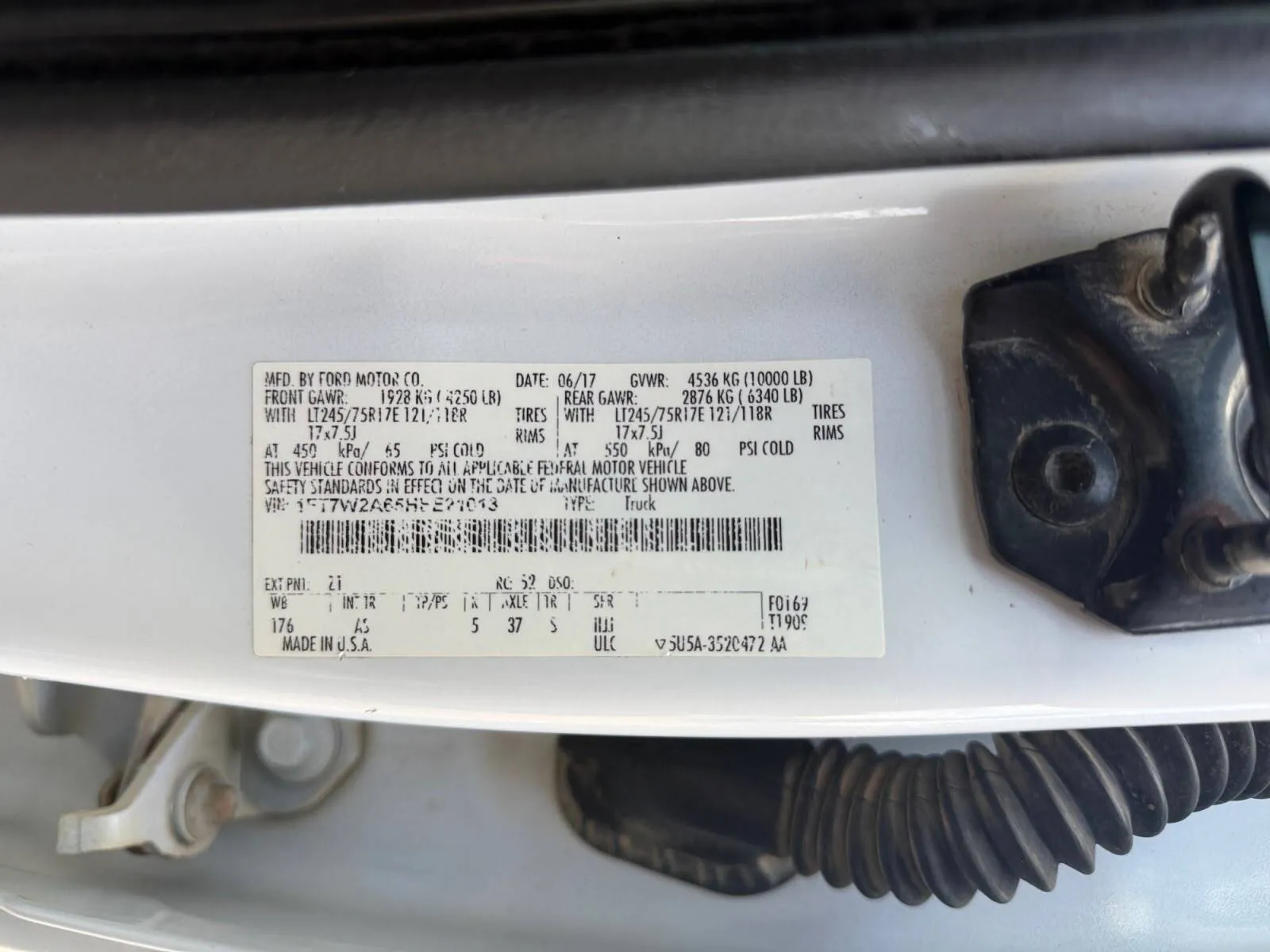 Ford F-250 photo 17