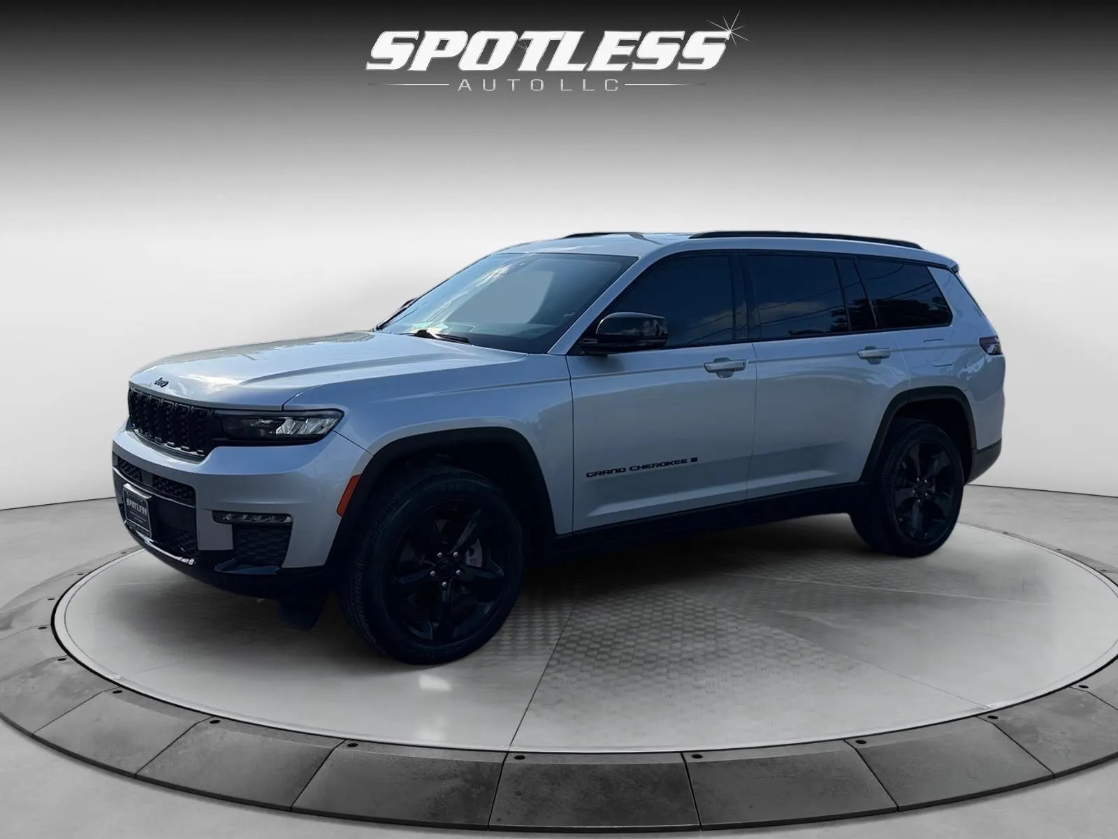 Silver 2021 Jeep Grand Cherokee L Limited for sale in San Antonio, TX