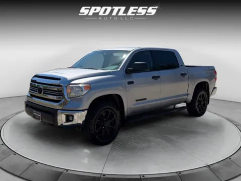 Silver 2017 Toyota Tundra SR5 for sale in San Antonio, TX