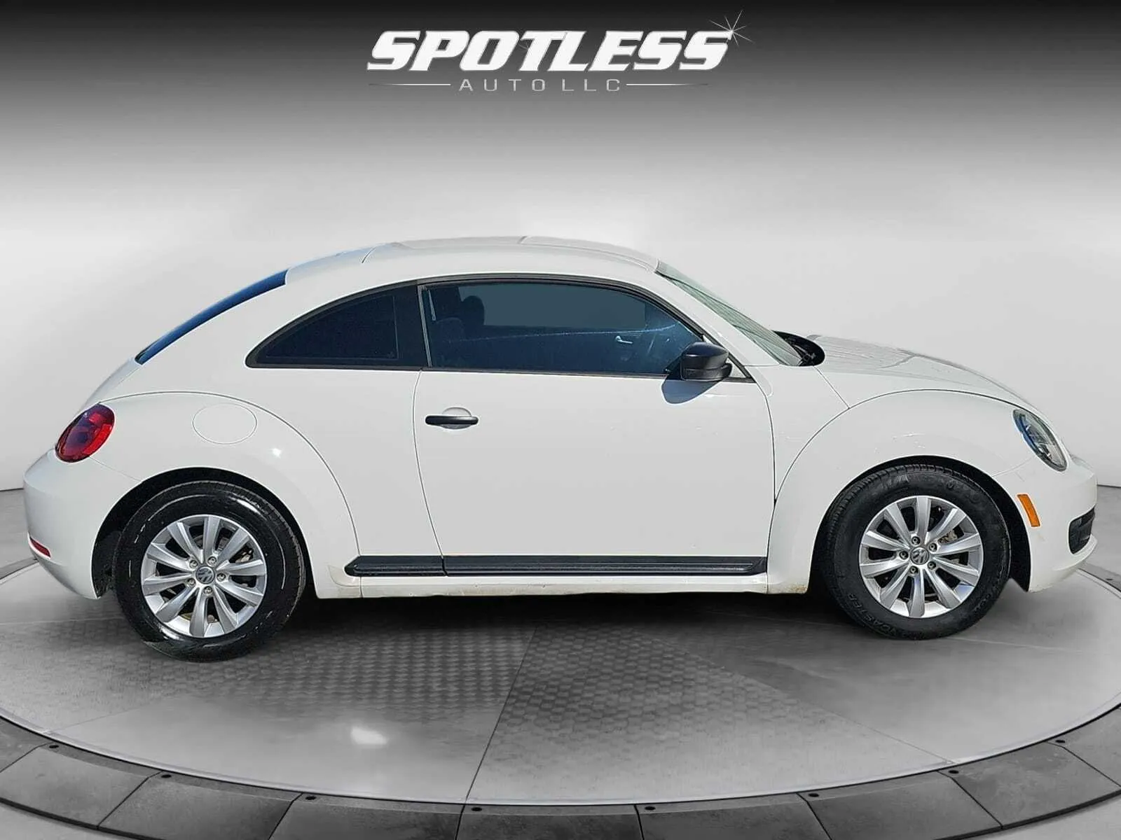 Volkswagen Beetle photo 8